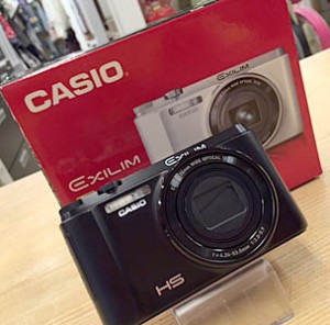 CASIO　デジタルカメラ　EX-ZR1000　2012年式
